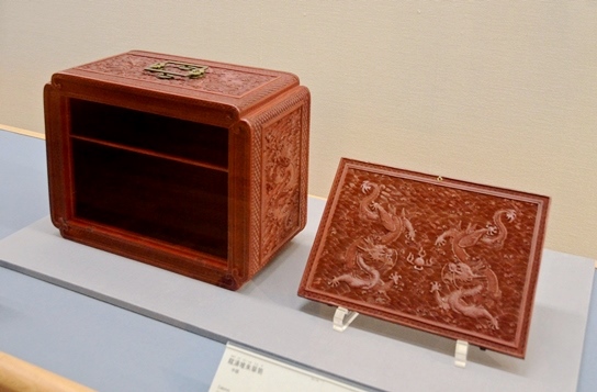 龍の謂れとかたち 堆朱 龍濤堆朱箪笥（東京国立博物館）